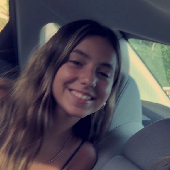 Meet your Posher, Nina - Picture 3 of 4